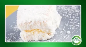 Bolo gelado de abacaxi com coco na travessa imperdível