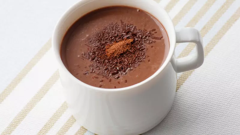 chocolate quente cremoso a base de leite condensado