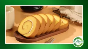 Uma receita de rocambole de massa de pastel com recheio de frango