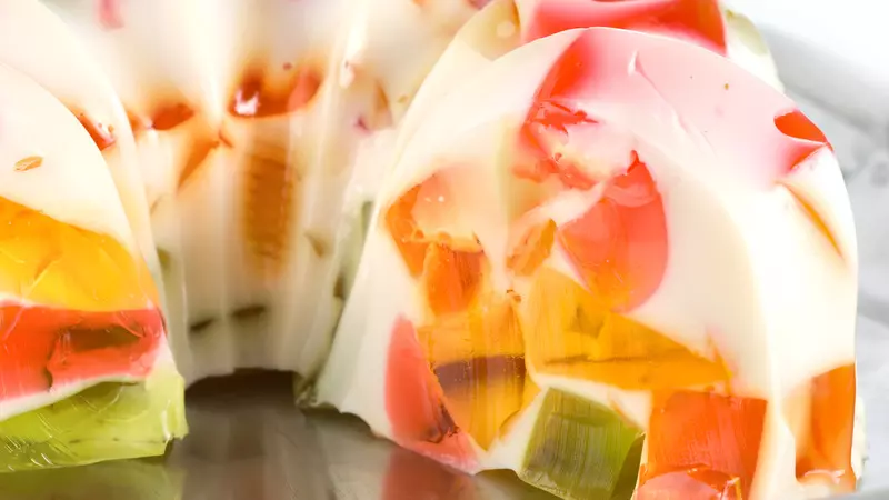 gelatina colorida com creme de leite