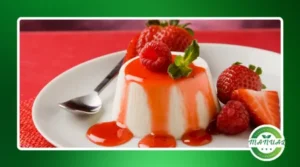 Panna cotta com calda de morango digna de prato de restaurante