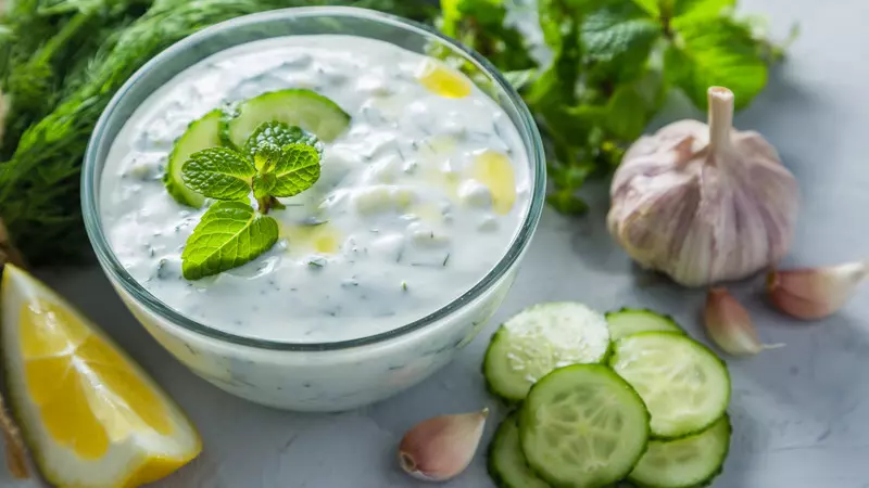 molho de iogurte com hortelã para salada