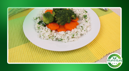 arroz com brócolis e cenoura refogados