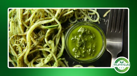 Espaguete de abobrinha ao molho pesto