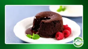 Bolo de chocolate vegano fofinho com cobertura de cacau