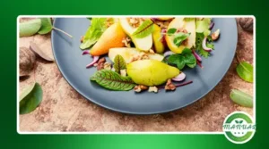 Salada natalina de folhas verdes com pera assada, nozes e molho de mostarda antiga