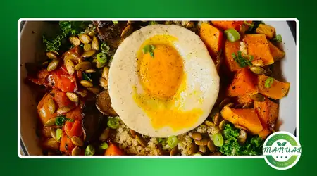 Panela de legumes com ovos pochê