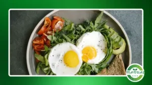 Panela de legumes com ovos pochê almoço caseiro nutritivo