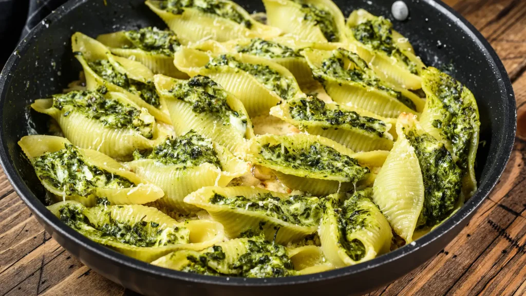 Conchiglioni recheado com espinafre